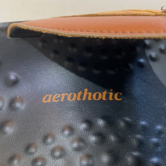Aerothotic Sandals, Brown with Tan. Size 39 - Picture 6 of 6